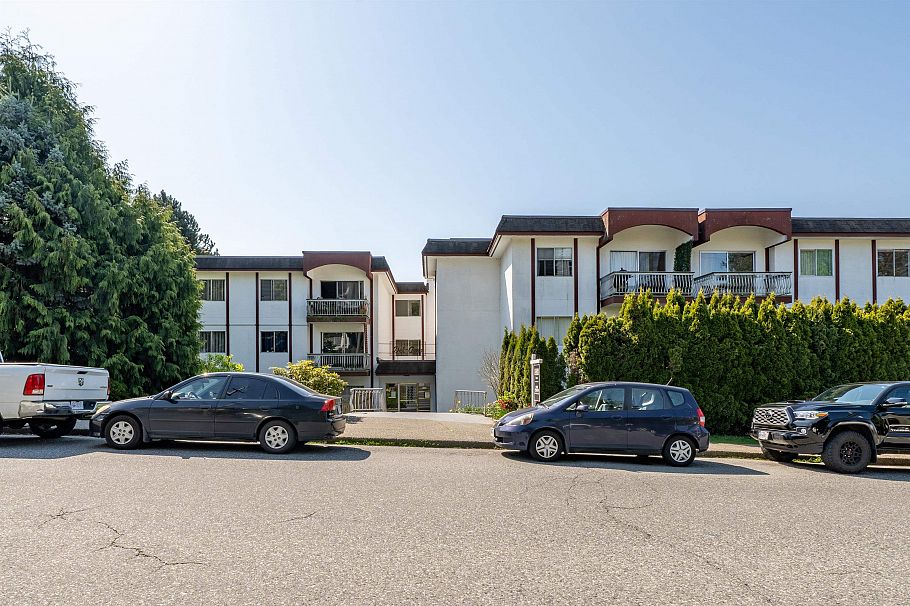 113 135 W 21st Street North Vancouver, BC - 19