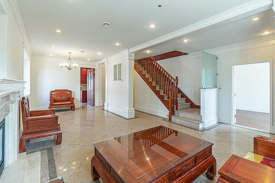 3394 Seaforth Drive Vancouver, BC - 5