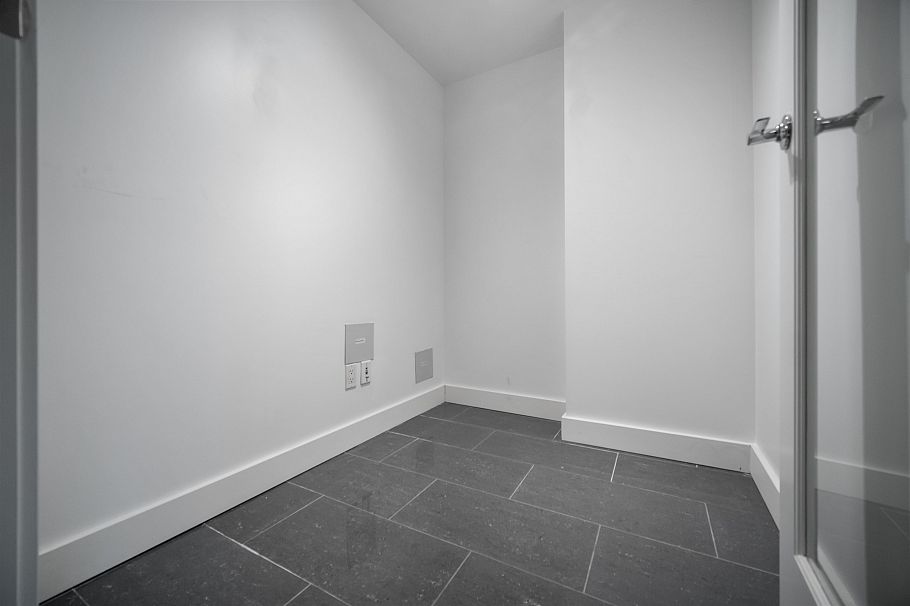 606 610 Granville Street Vancouver, BC - 6