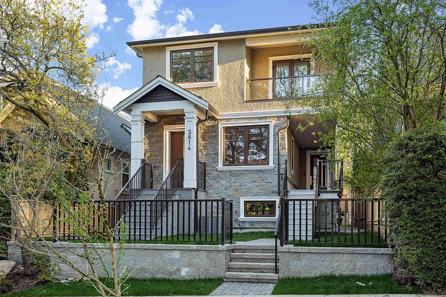 3812 W 15th Avenue Vancouver, BC - 1