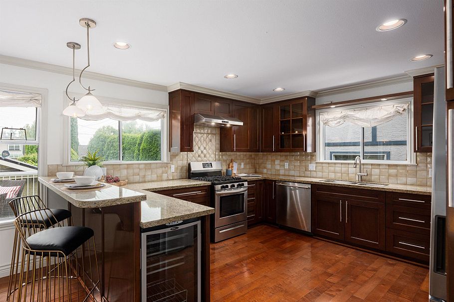 3520 W 30th Avenue Vancouver, BC - 20