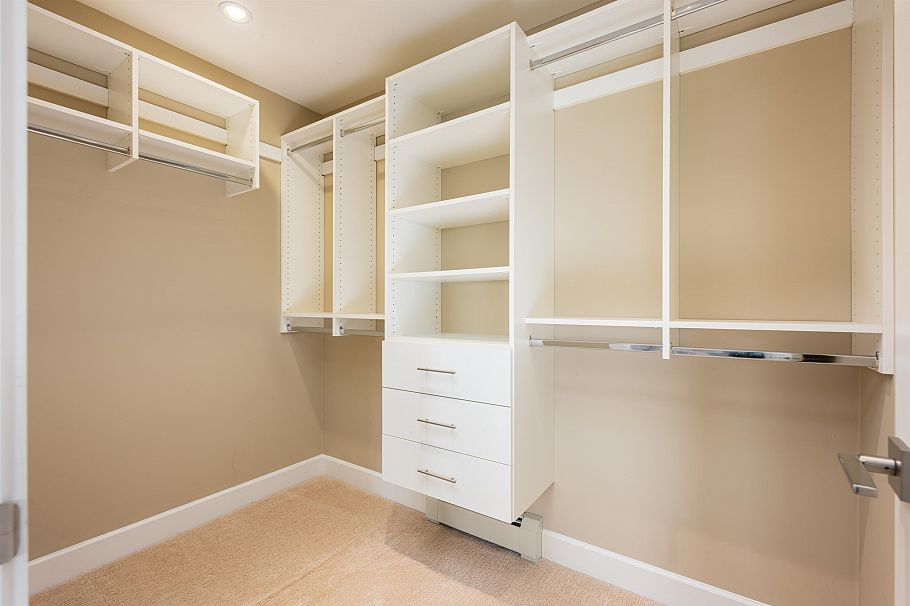 320 E Keith Road North Vancouver, BC - 23