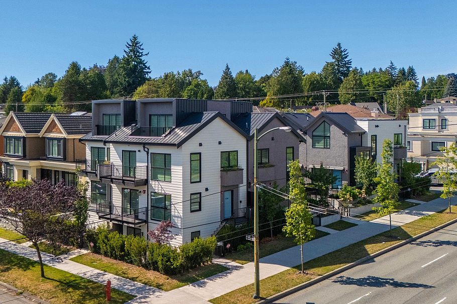 1007 W 58th Avenue Vancouver, BC - 1