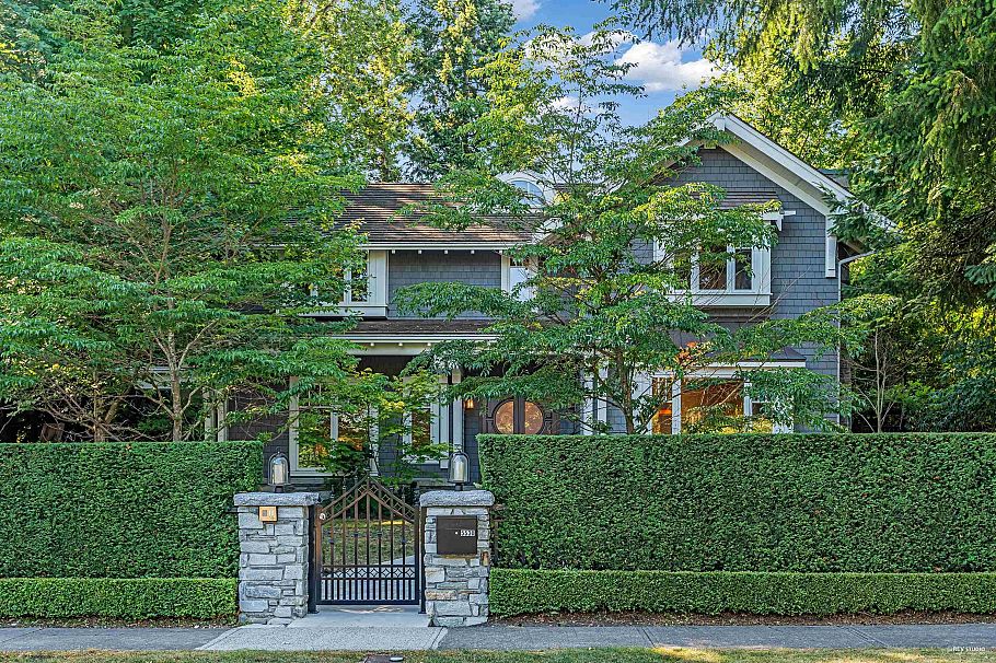 5530 Mcmaster Road Vancouver, BC - 1