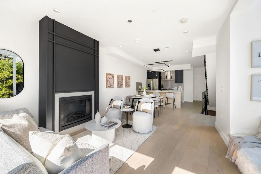 7353 Oak Street Vancouver, BC - 8