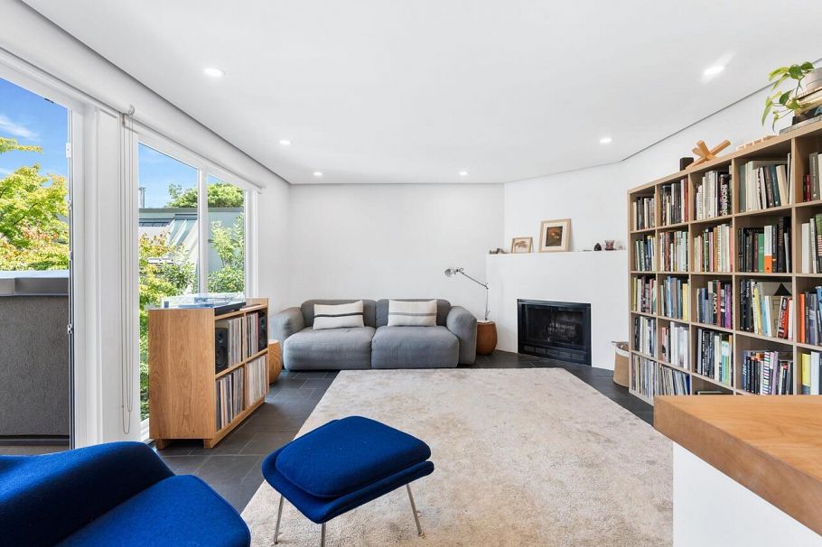 1358 W 7th Avenue Vancouver, BC - 3