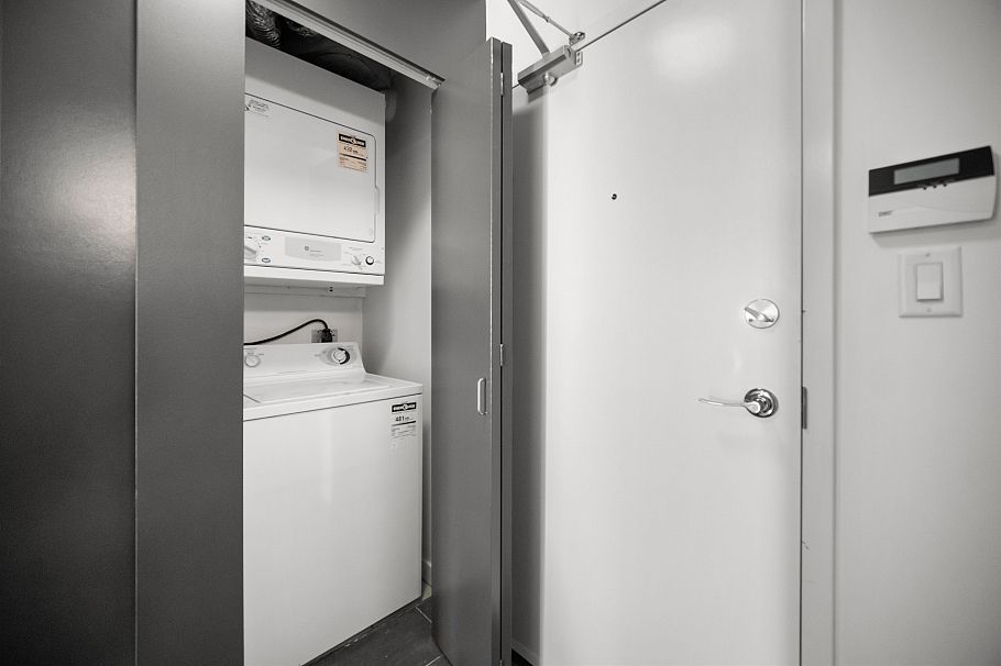 606 610 Granville Street Vancouver, BC - 12