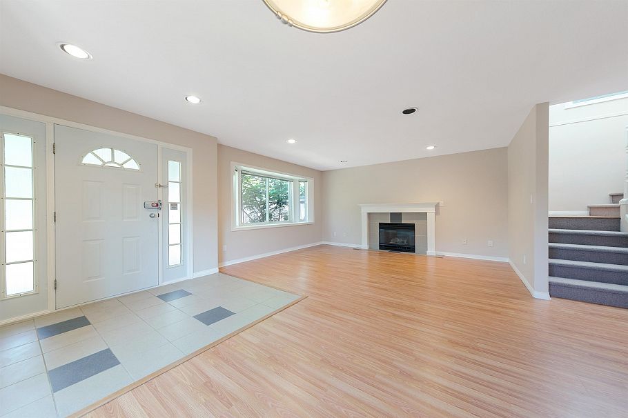 235 W 19th Street North Vancouver, BC - 16