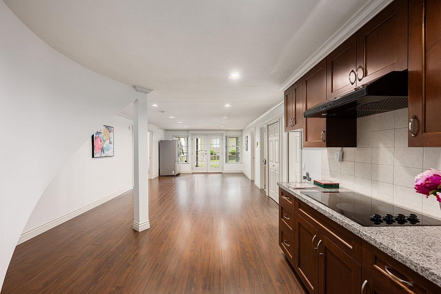 3520 W 30th Avenue Vancouver, BC - 30