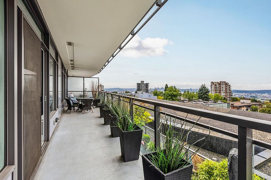 505 111 E 13th Street North Vancouver, BC - 1