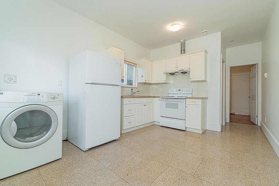 3394 Seaforth Drive Vancouver, BC - 21