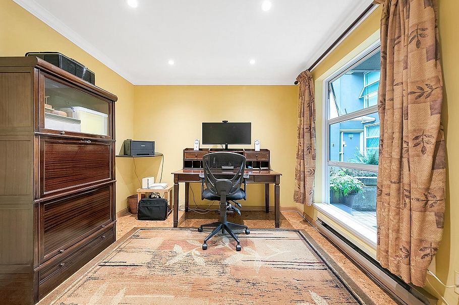 2217 Oak Street Vancouver, BC - 11