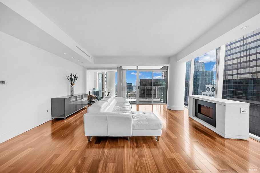 2405 667 Howe Street Vancouver, BC - 5