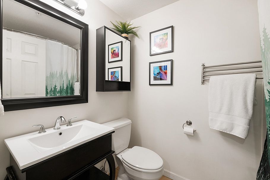 219 3629 Deercrest Drive North Vancouver, BC - 26