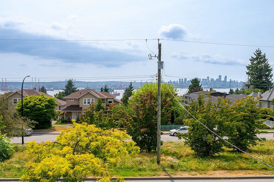 320 E Keith Road North Vancouver, BC - 26