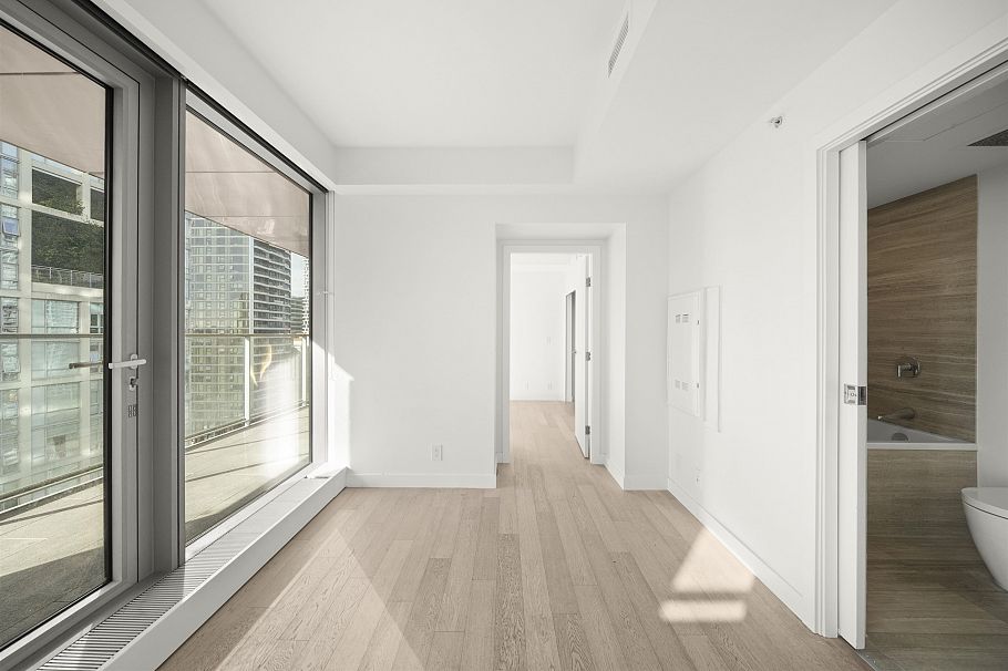 1907 1480 Howe Street Vancouver, BC - 11