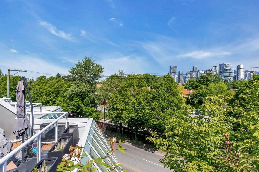 2217 Oak Street Vancouver, BC - 28