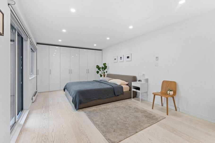 1358 W 7th Avenue Vancouver, BC - 16