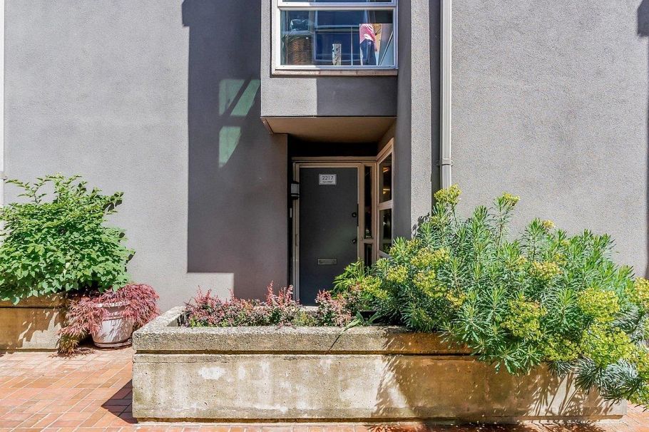 2217 Oak Street Vancouver, BC - 33