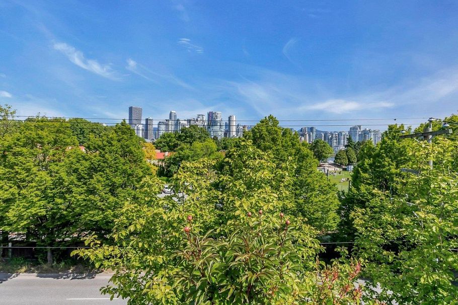 2217 Oak Street Vancouver, BC - 29