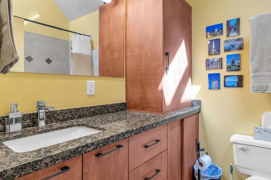 2217 Oak Street Vancouver, BC - 22