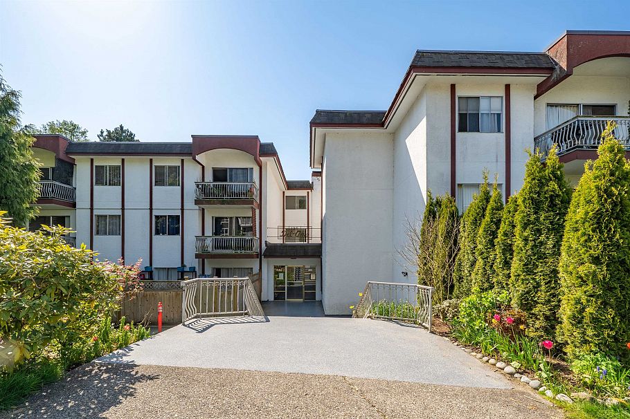 113 135 W 21st Street North Vancouver, BC - 18