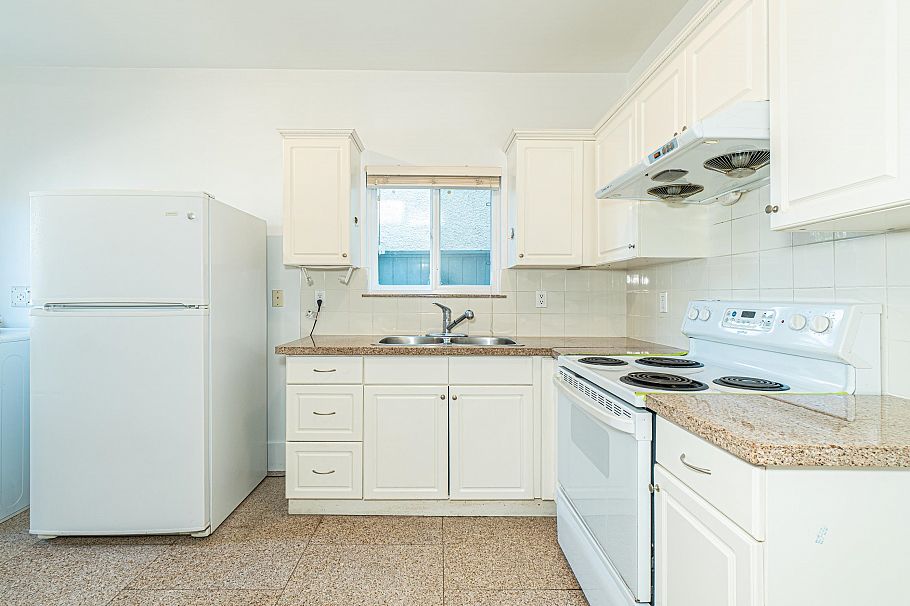 3394 Seaforth Drive Vancouver, BC - 22