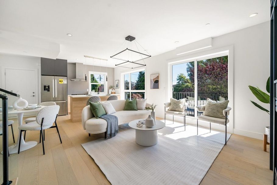 7357 Oak Street Vancouver, BC - 8