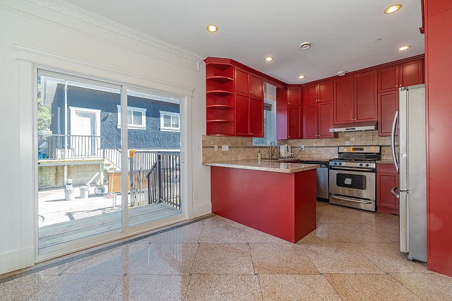 3394 Seaforth Drive Vancouver, BC - 9