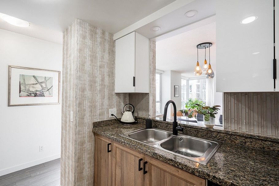 302 1228 Marinaside Crescent Vancouver, BC - 18