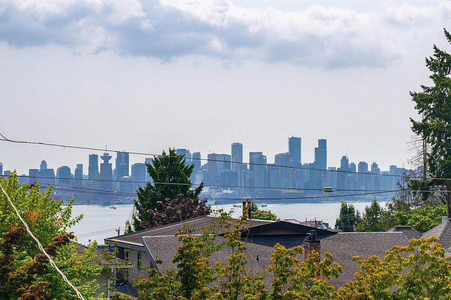 320 E Keith Road North Vancouver, BC - 28