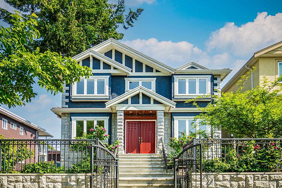 3394 Seaforth Drive Vancouver, BC - 1