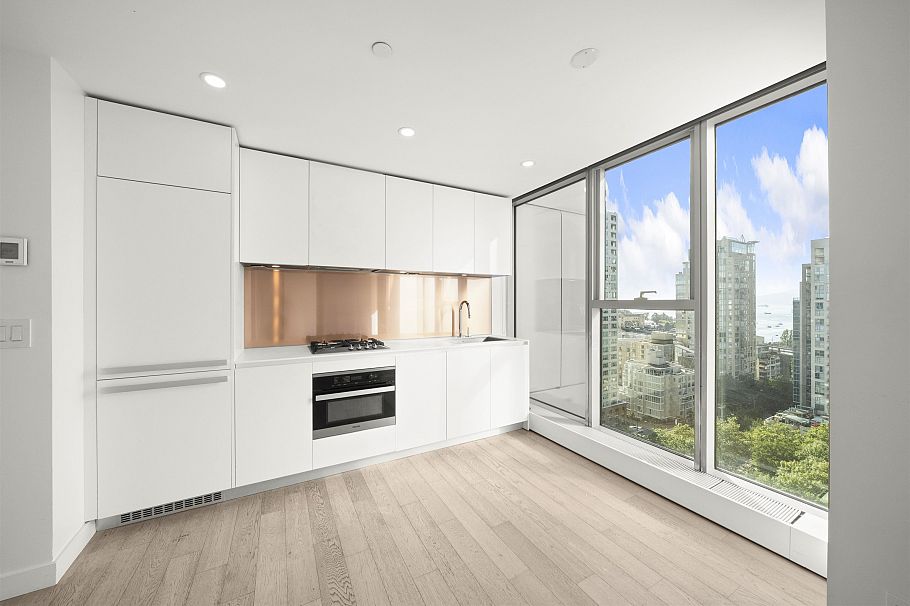 1907 1480 Howe Street Vancouver, BC - 4