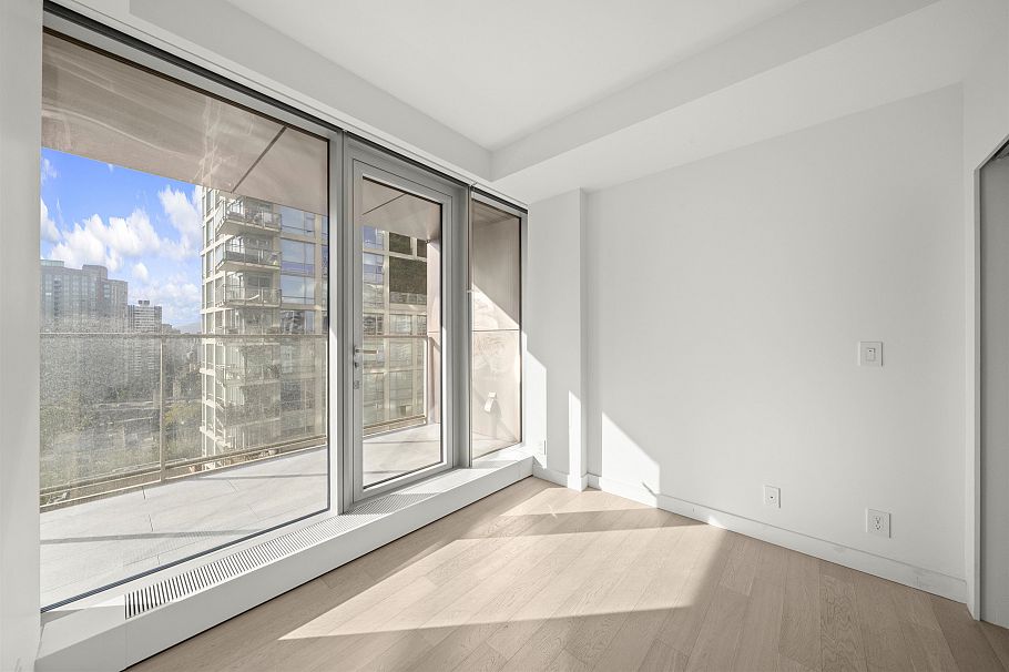 1907 1480 Howe Street Vancouver, BC - 16