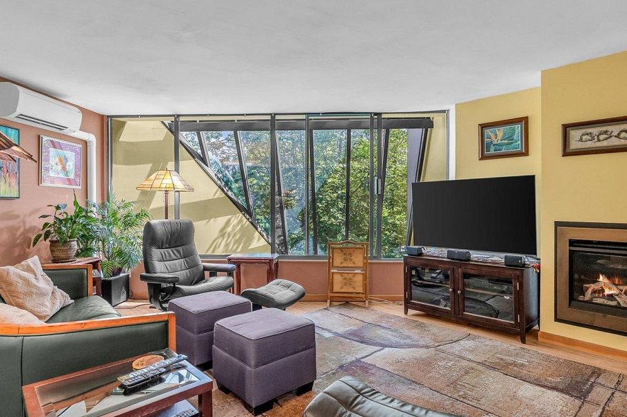 2217 Oak Street Vancouver, BC - 12