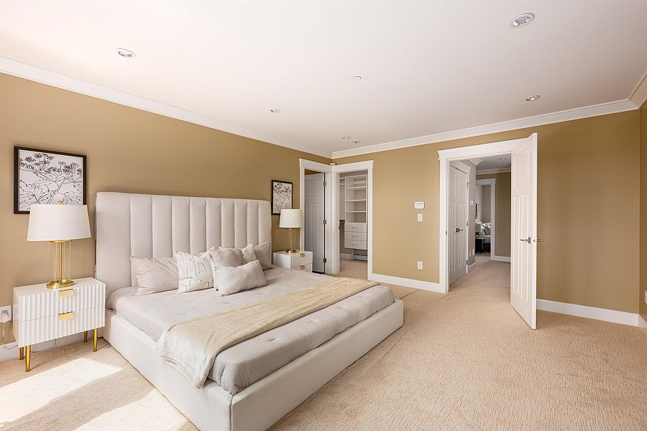 320 E Keith Road North Vancouver, BC - 21