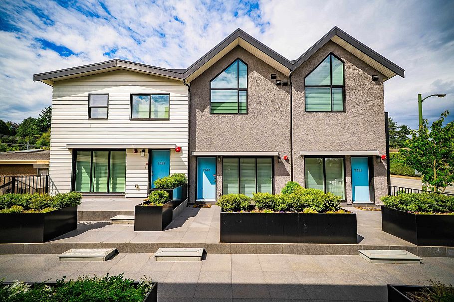 7353 Oak Street Vancouver, BC - 2