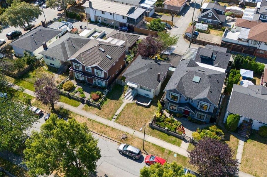 6949 Mckinnon Street Vancouver, BC - 6