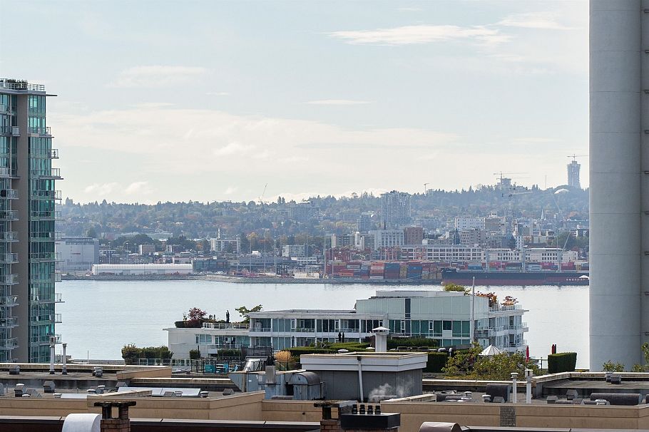 D 136 W 4th Street North Vancouver, BC - 21