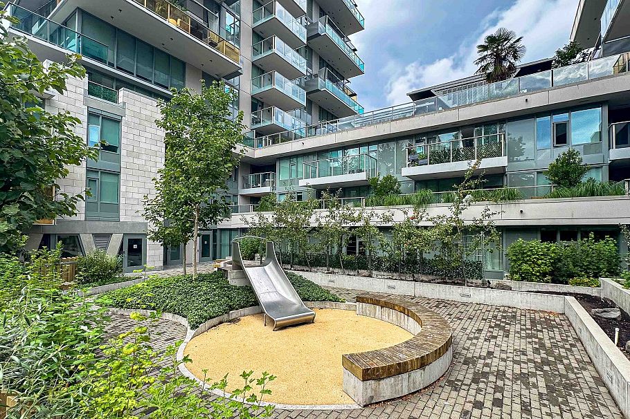 405 1365 Davie Street Vancouver, BC - 26