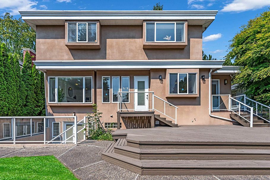 1748 W 68th Avenue Vancouver, BC - 38