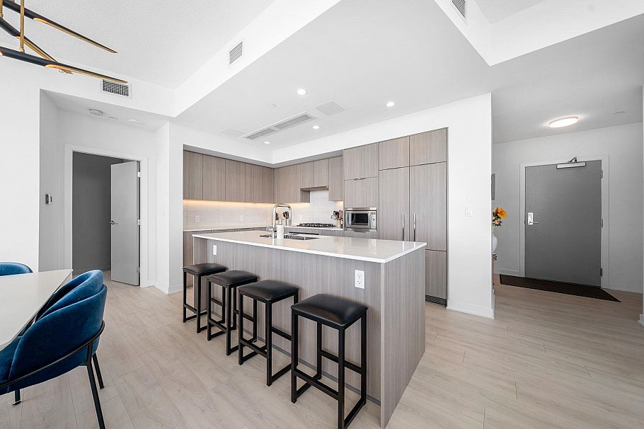 2702 1401 Hunter Street North Vancouver, BC - 18