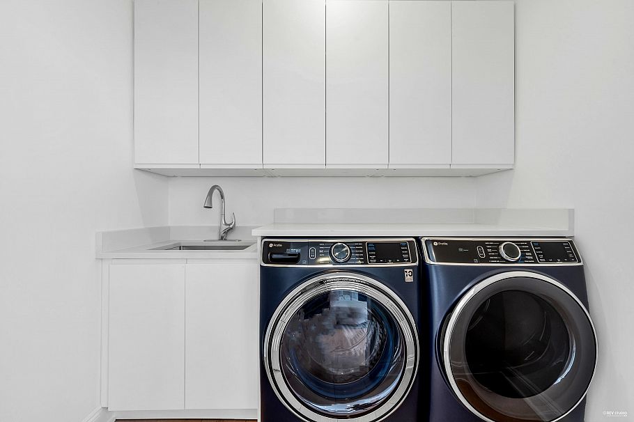 1748 W 68th Avenue Vancouver, BC - 15