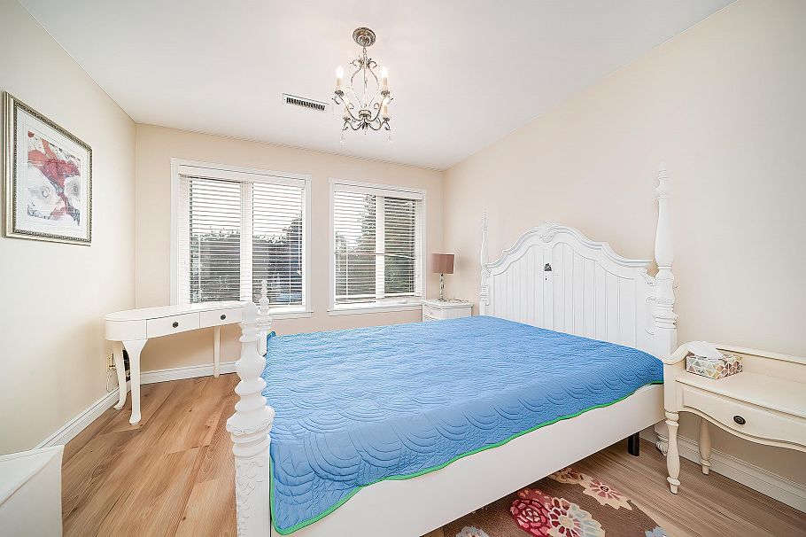 2407 W 18th Avenue Vancouver, BC - 24