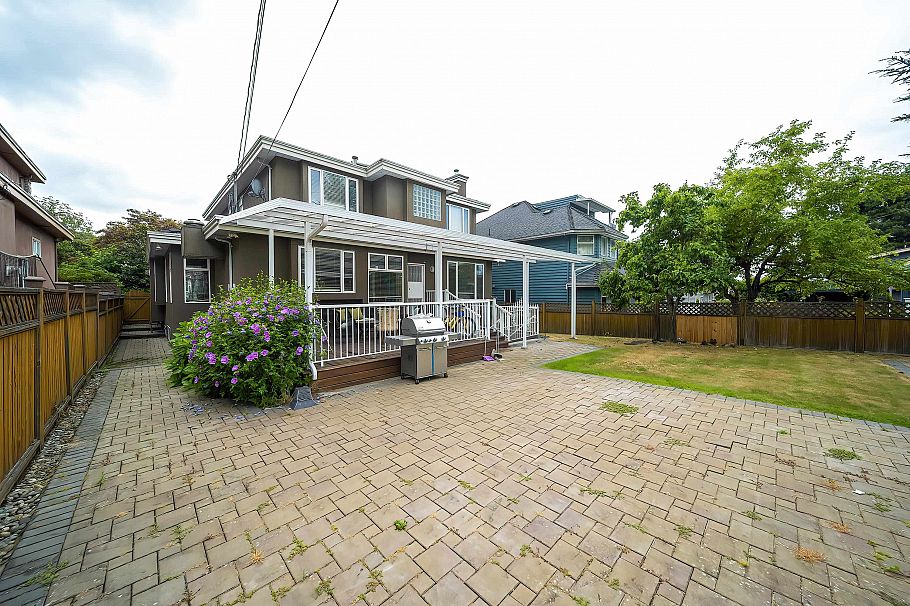 2407 W 18th Avenue Vancouver, BC - 39