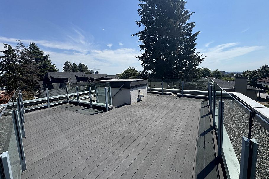 1076 Park Drive Vancouver, BC - 23