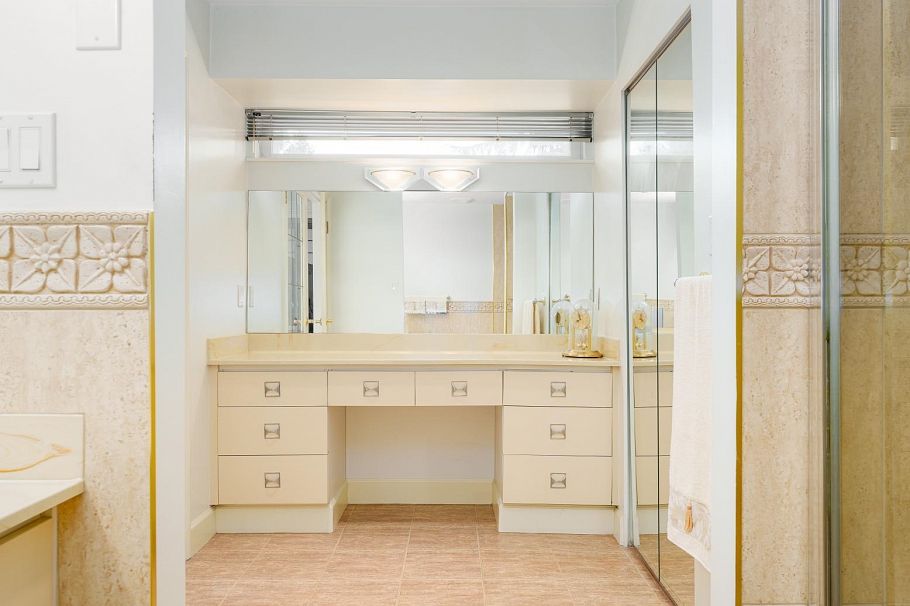 1450 W 40th Avenue Vancouver, BC - 18