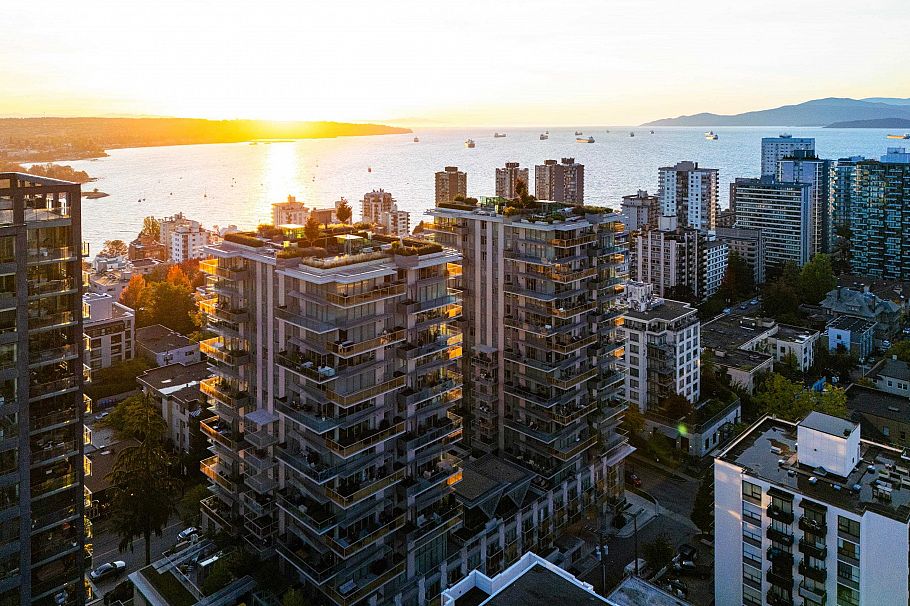 405 1365 Davie Street Vancouver, BC - 1