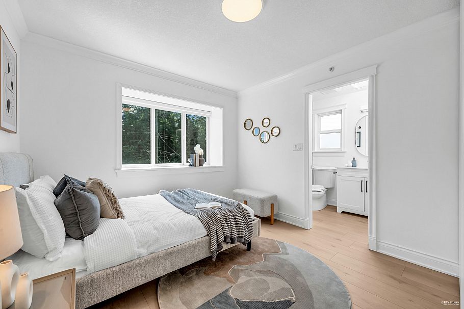 1748 W 68th Avenue Vancouver, BC - 32