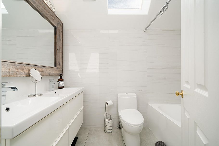 D 136 W 4th Street North Vancouver, BC - 19